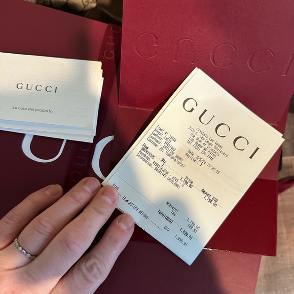 Gucci crossbody bag. Authentic - Picture 8 of 8